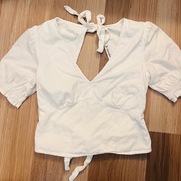 Abercrombie shirt - open back - white - never worn - Picture 2 of 2